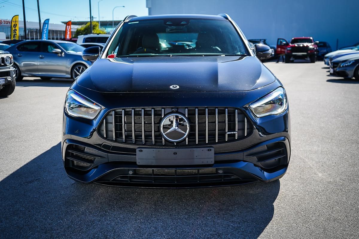 Mercedes Benz Gla-class image 2