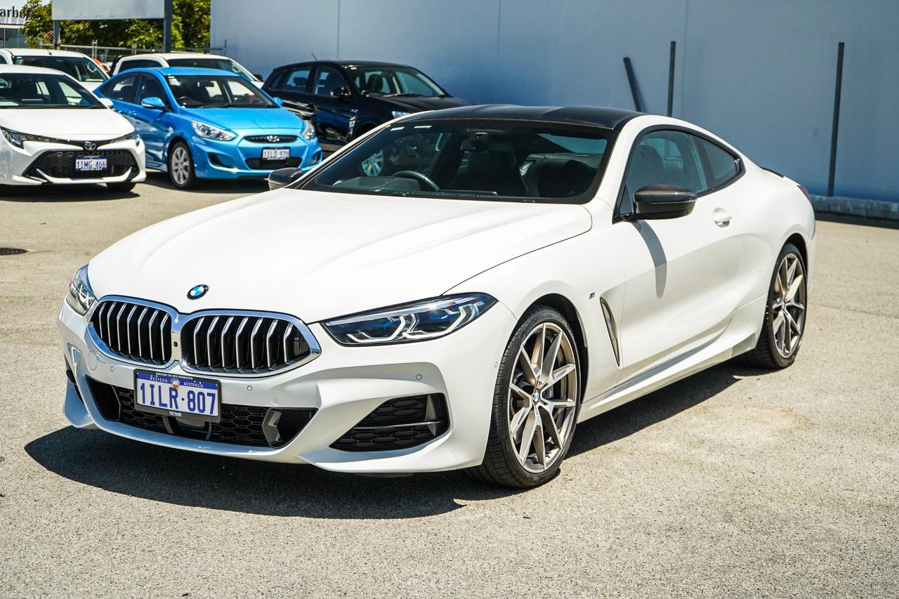 BMW 8 Series image 4