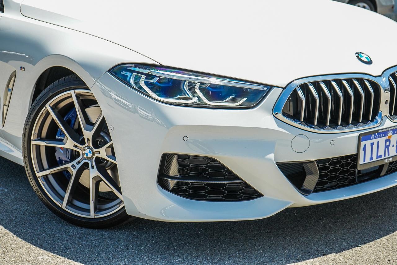 BMW 8 Series image 2