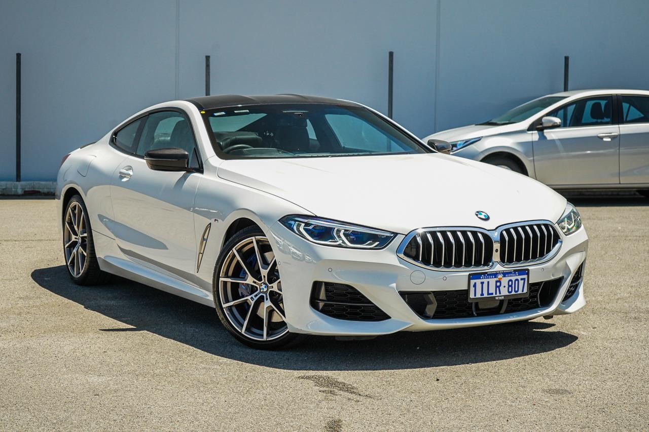 BMW 8 Series image 1