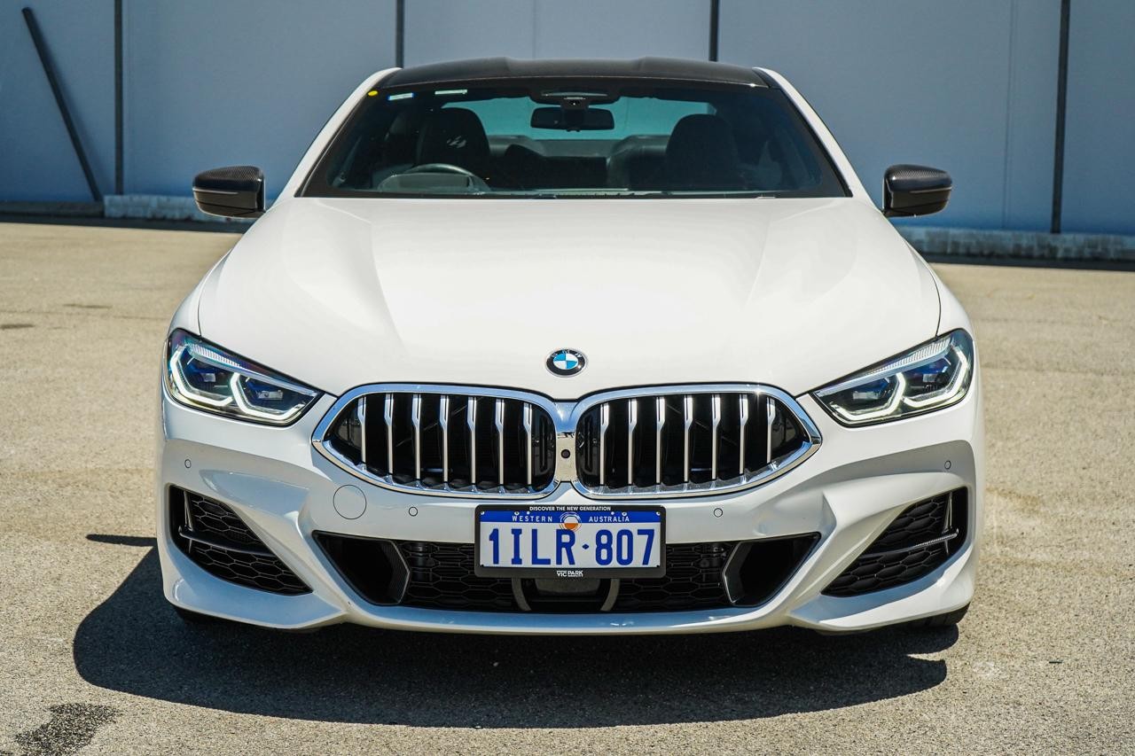 BMW 8 Series image 3