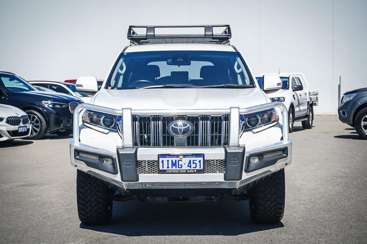 Toyota Landcruiser Prado image 3
