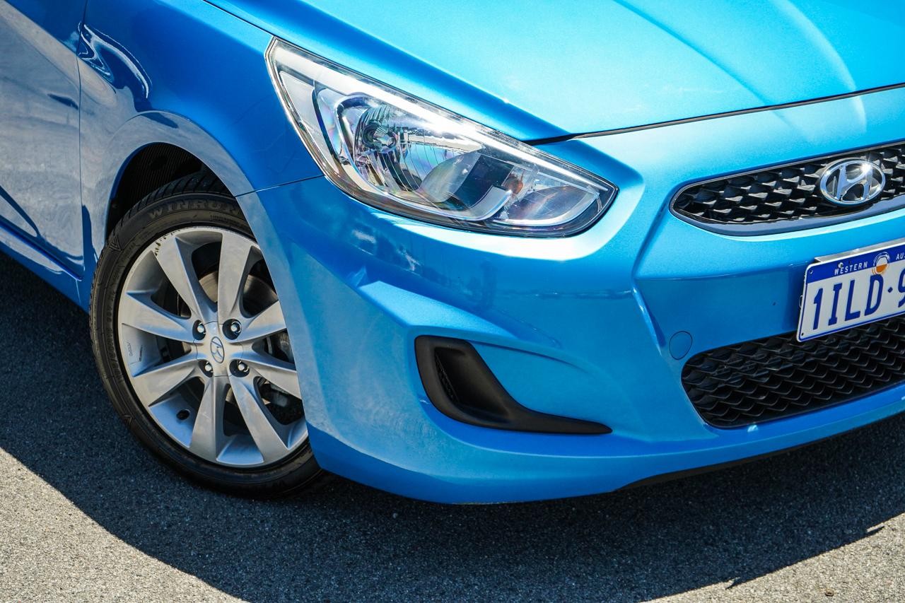 Hyundai Accent image 2