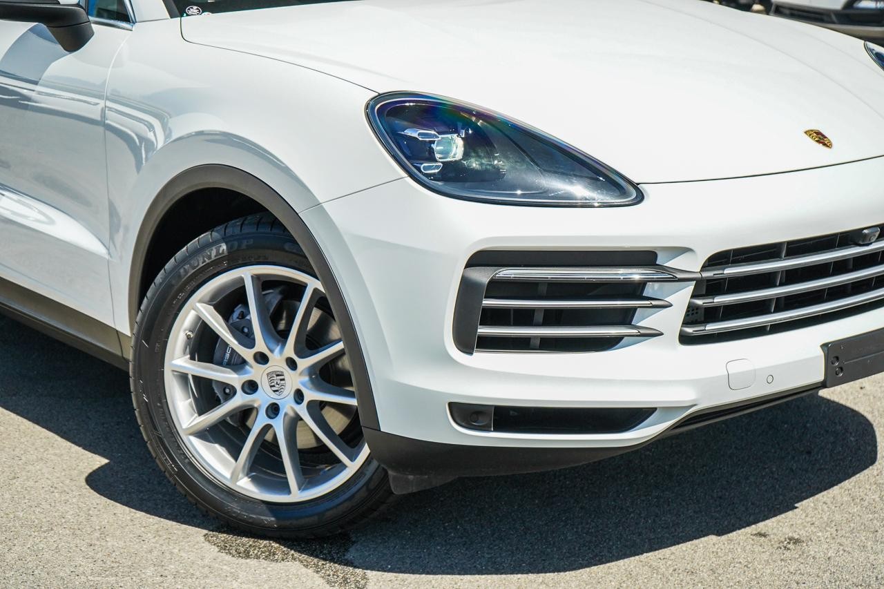 Porsche Cayenne image 2