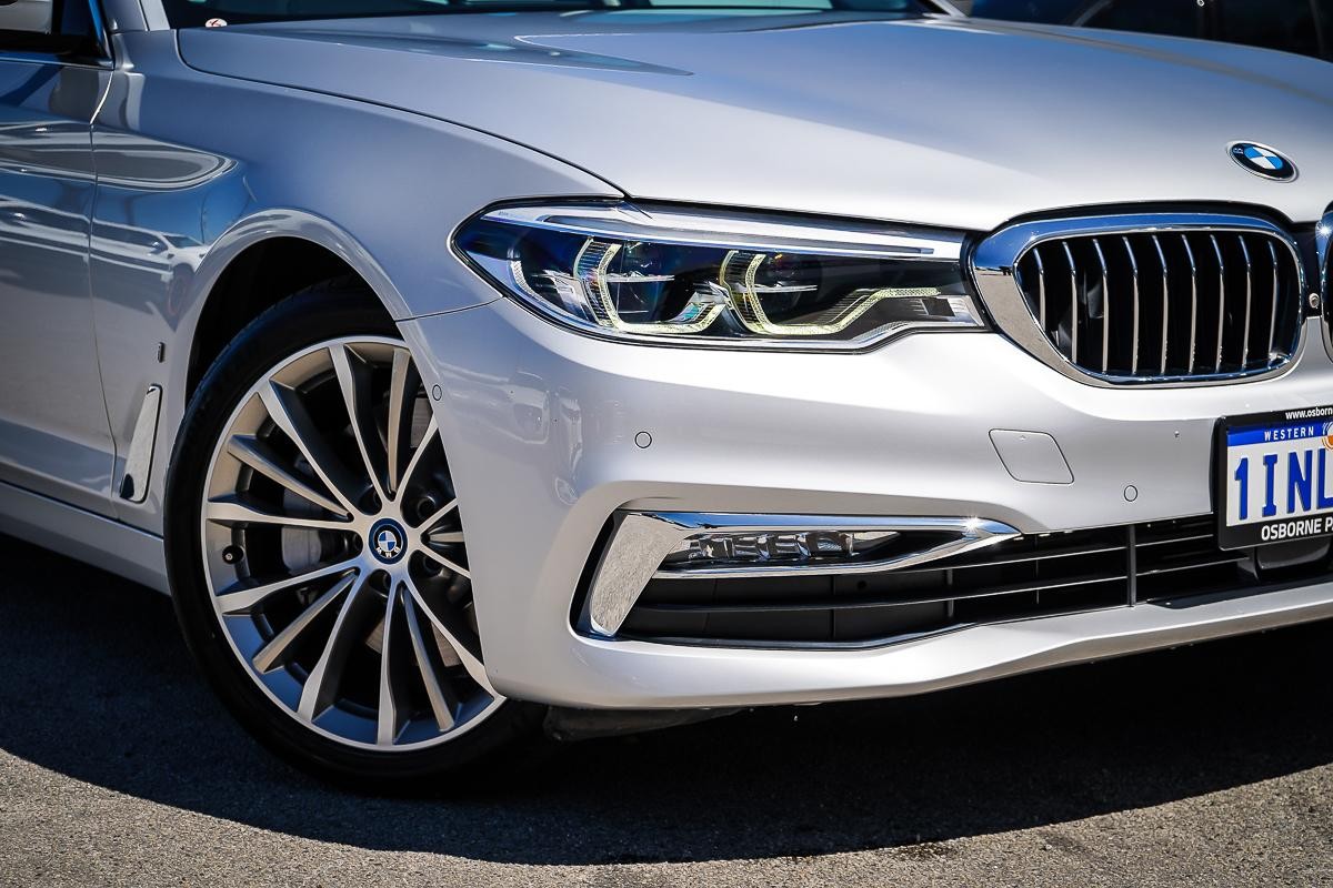 BMW 5 Series image 2