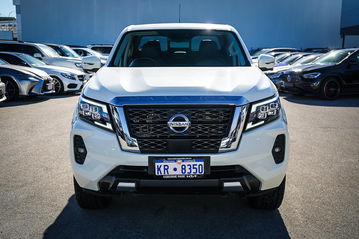 Nissan Navara image 2