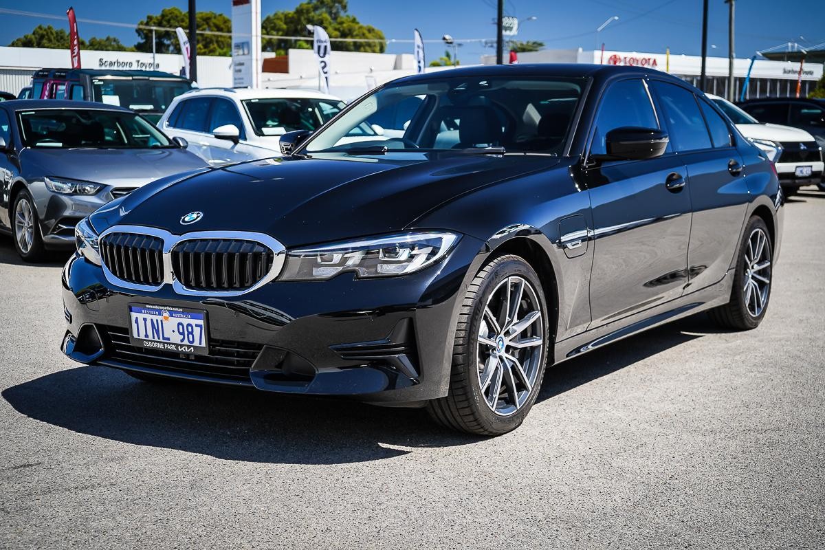 BMW 3 Series image 3