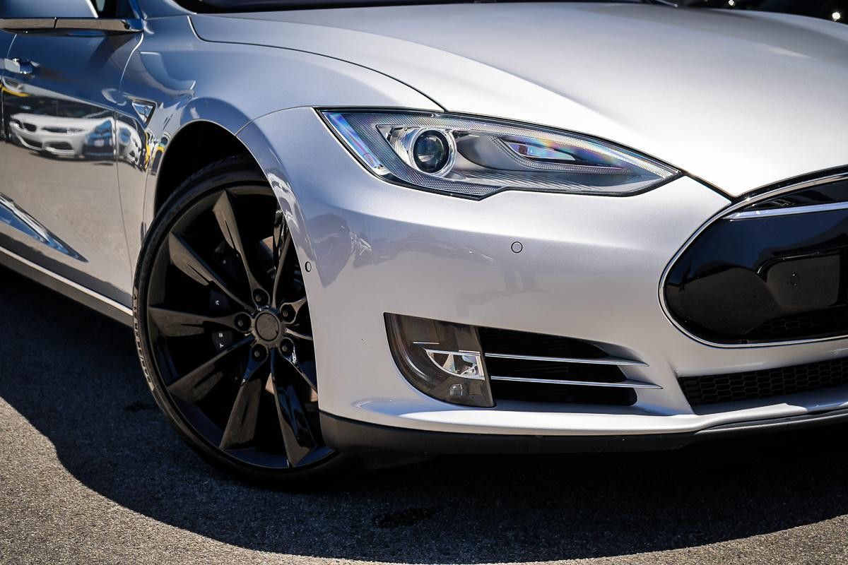 Tesla Model S image 2