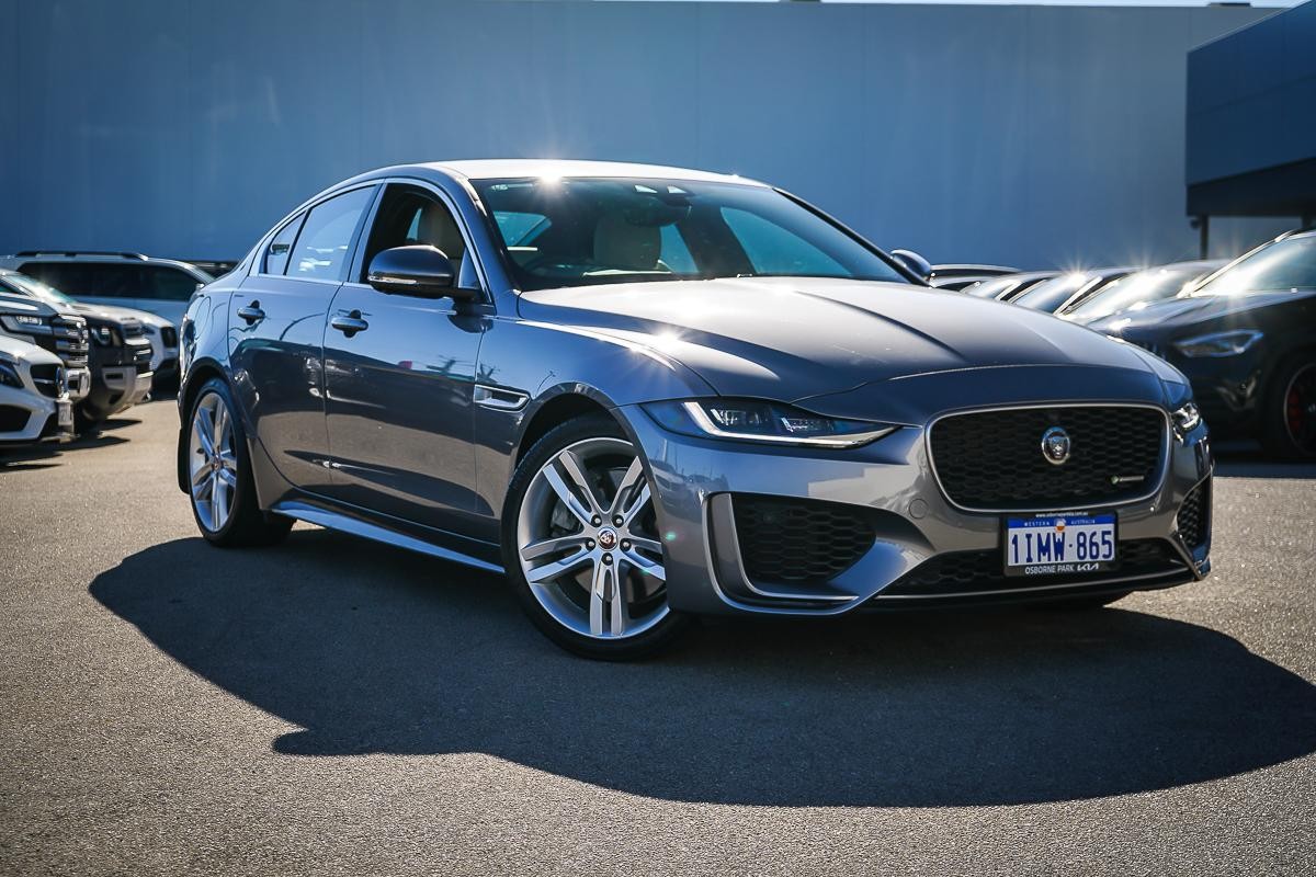 Jaguar Xe image 1