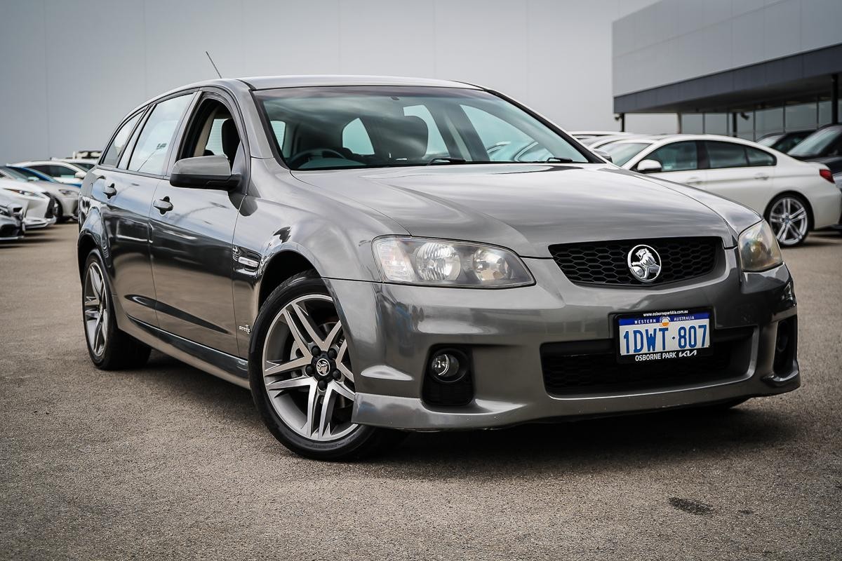 Holden Commodore image 1