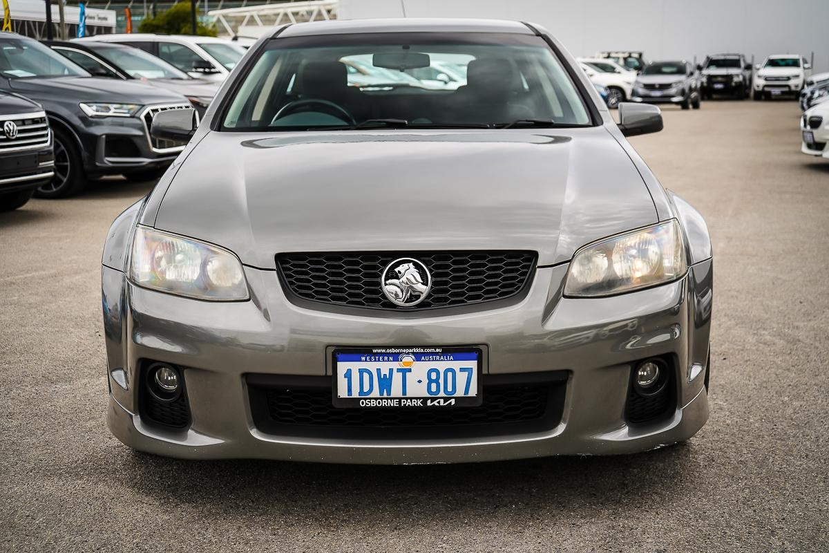 Holden Commodore image 4