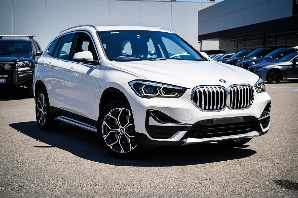 BMW X1 image 1