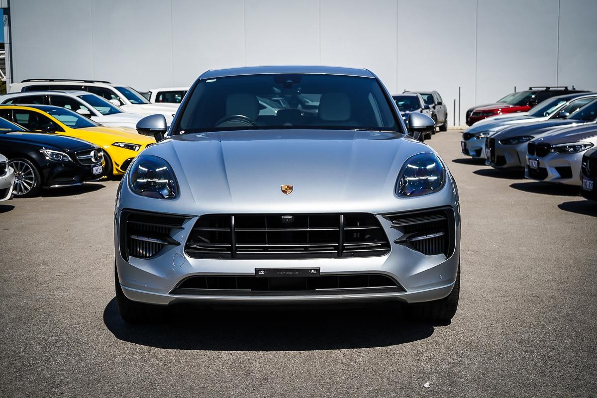 Porsche Macan image 4