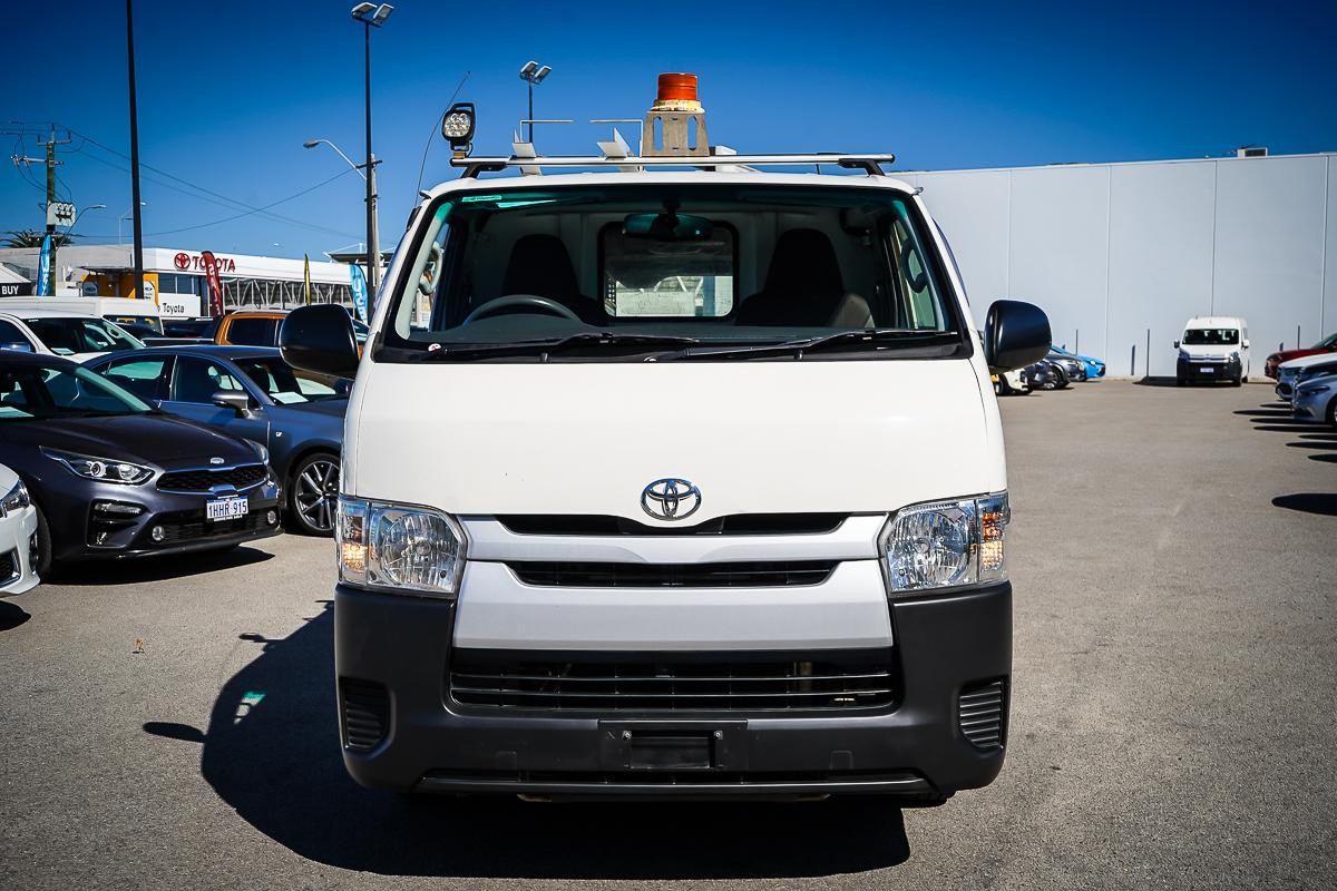 Toyota Hiace image 4