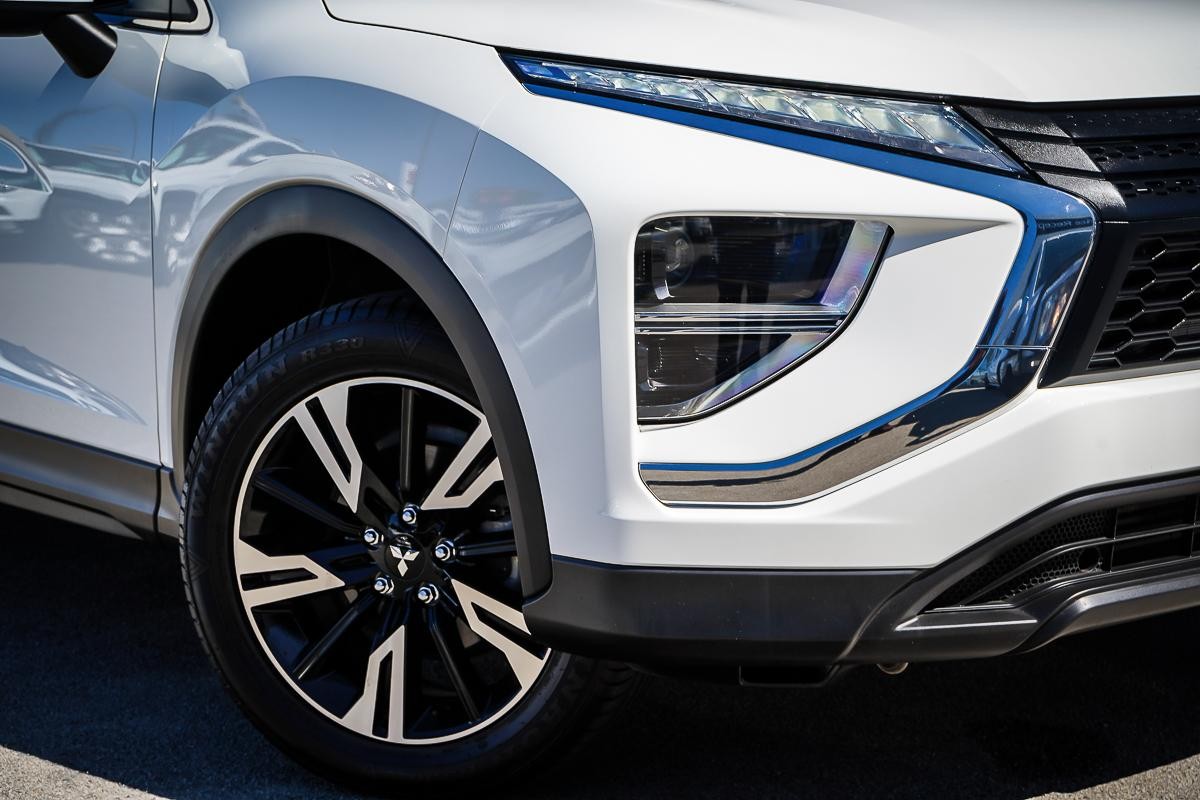 Mitsubishi Eclipse Cross image 4