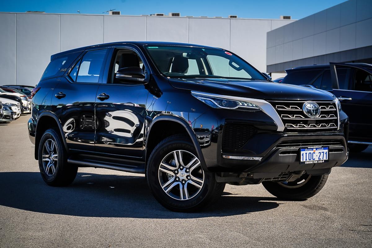 Toyota Fortuner image 1