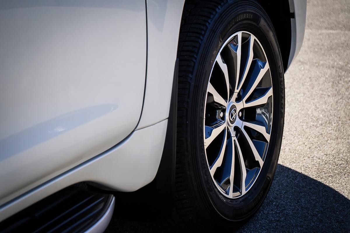 Toyota Landcruiser Prado image 3