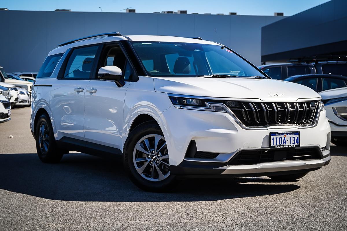 Kia Carnival image 1