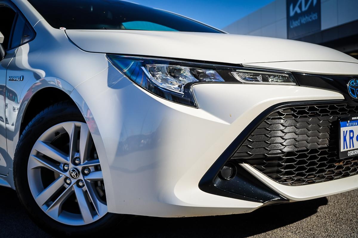 Toyota Corolla image 2