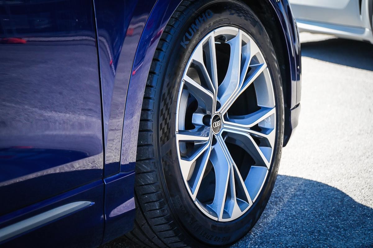 Audi Q8 image 3