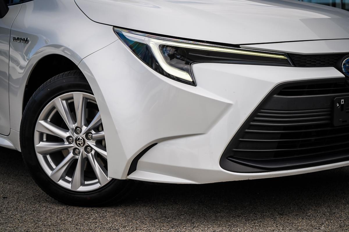 Toyota Corolla image 2