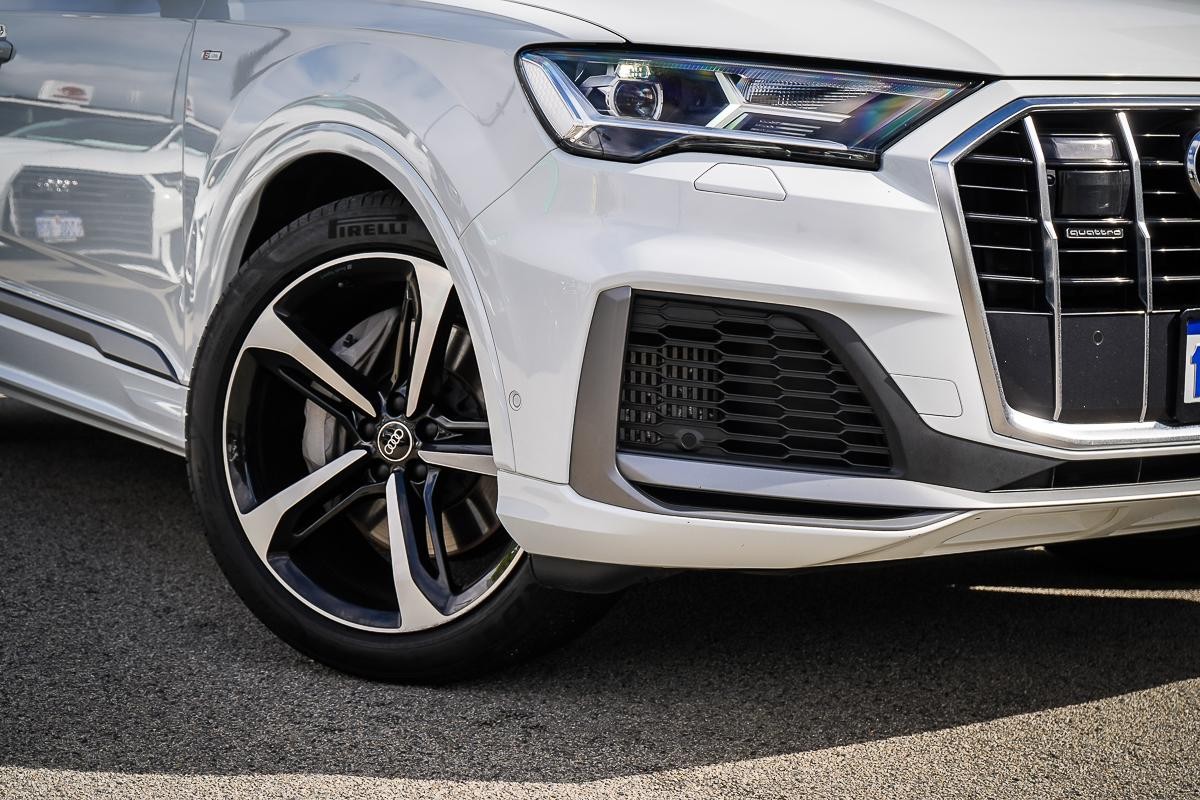 Audi Q7 image 2