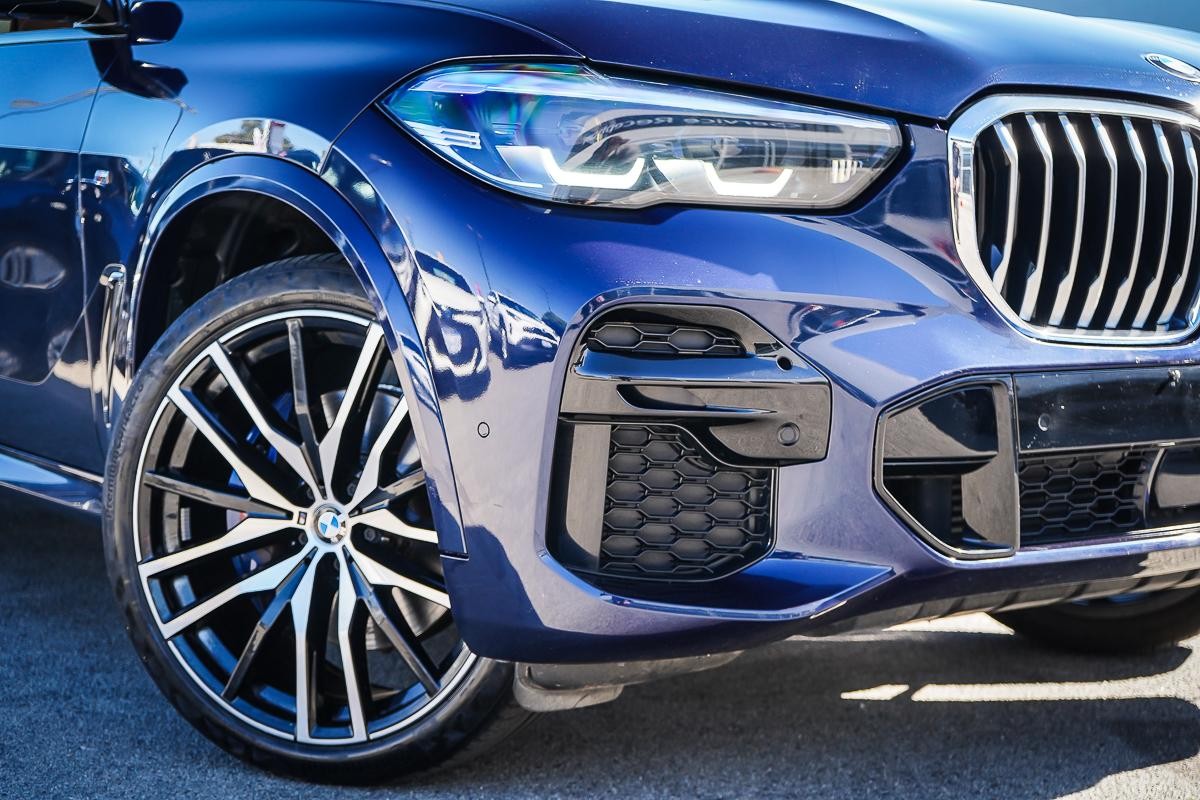 BMW X5 image 2