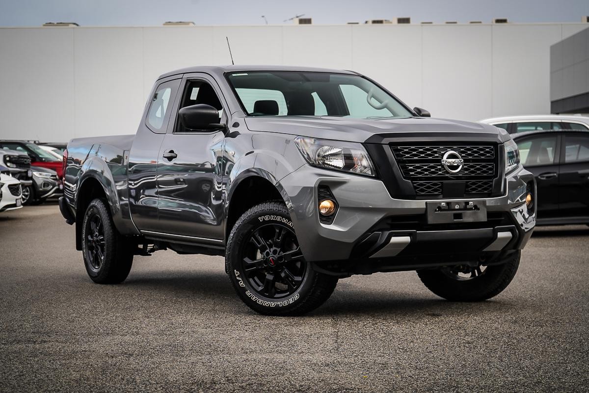 Nissan Navara image 1