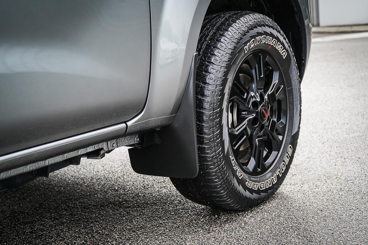 Nissan Navara image 3