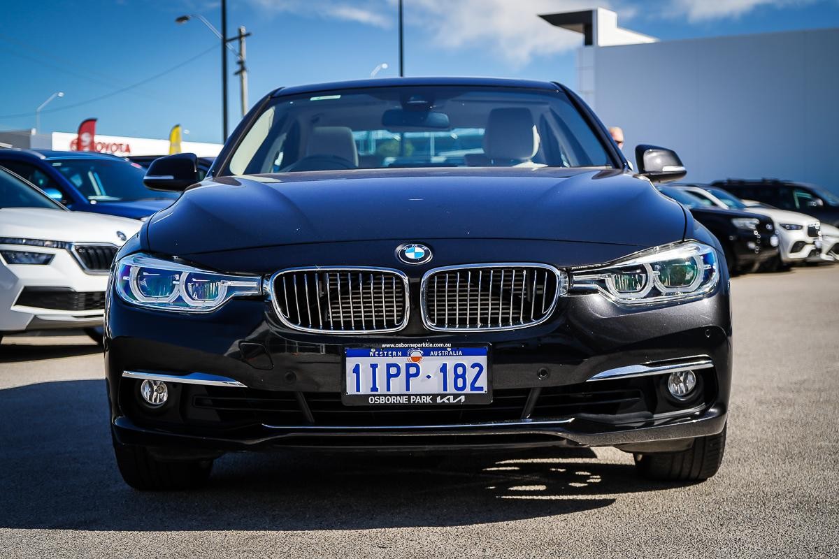 BMW 3 Series image 4