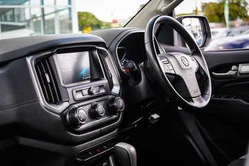 https://dvg-vehicle-assets.s3.amazonaws.com/1200781/2hgrhkt50dapuek1ybdslwp4f.jpg