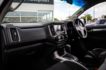 https://dvg-vehicle-assets.s3.amazonaws.com/1200781/4ihf8k76zzervvp96czh9cccn.jpg