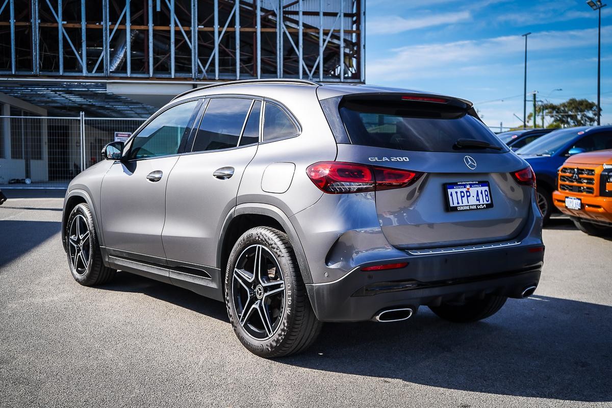 Mercedes Benz Gla-class image 4