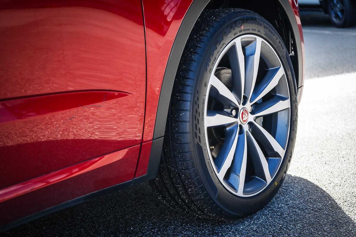 Jaguar E-pace image 3