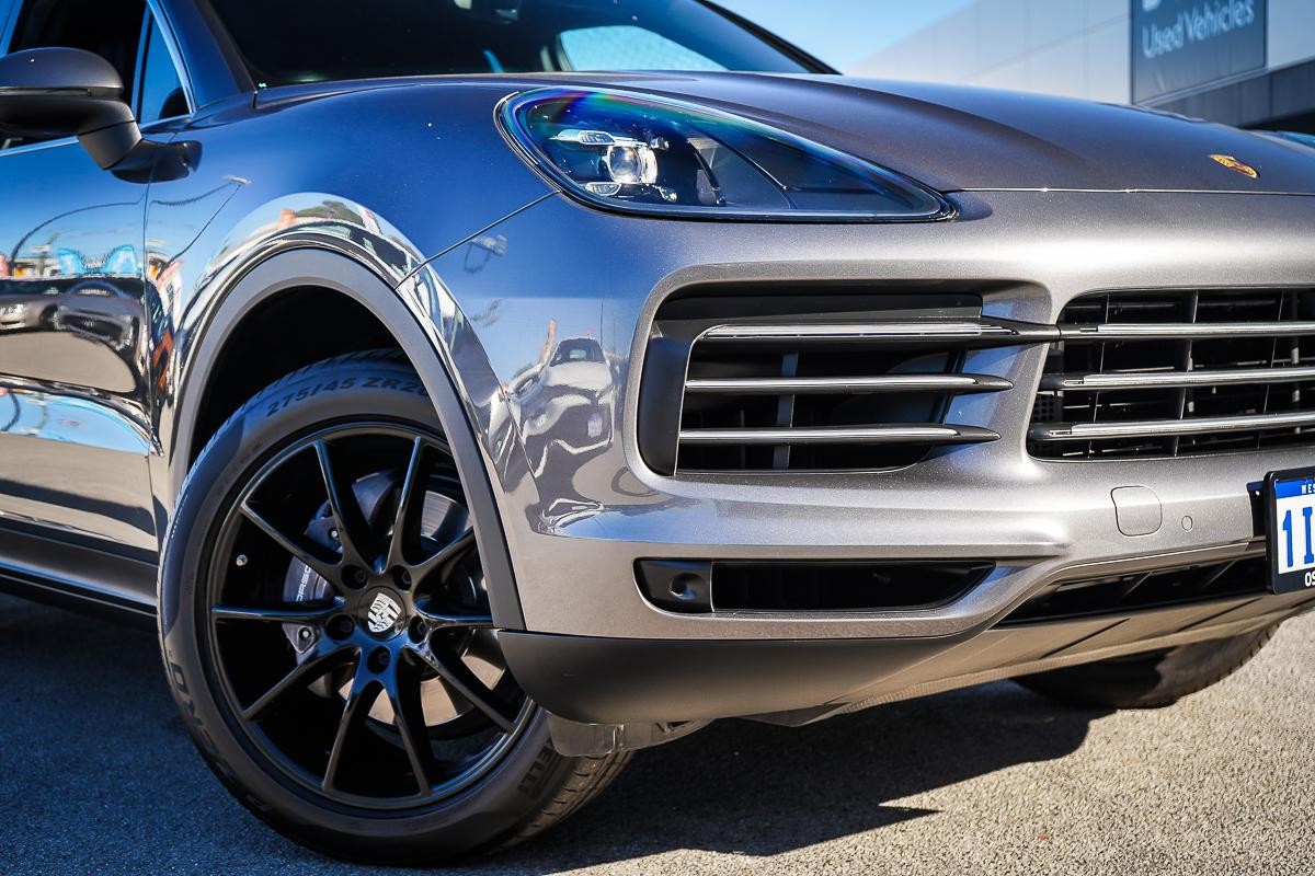 Porsche Cayenne image 2