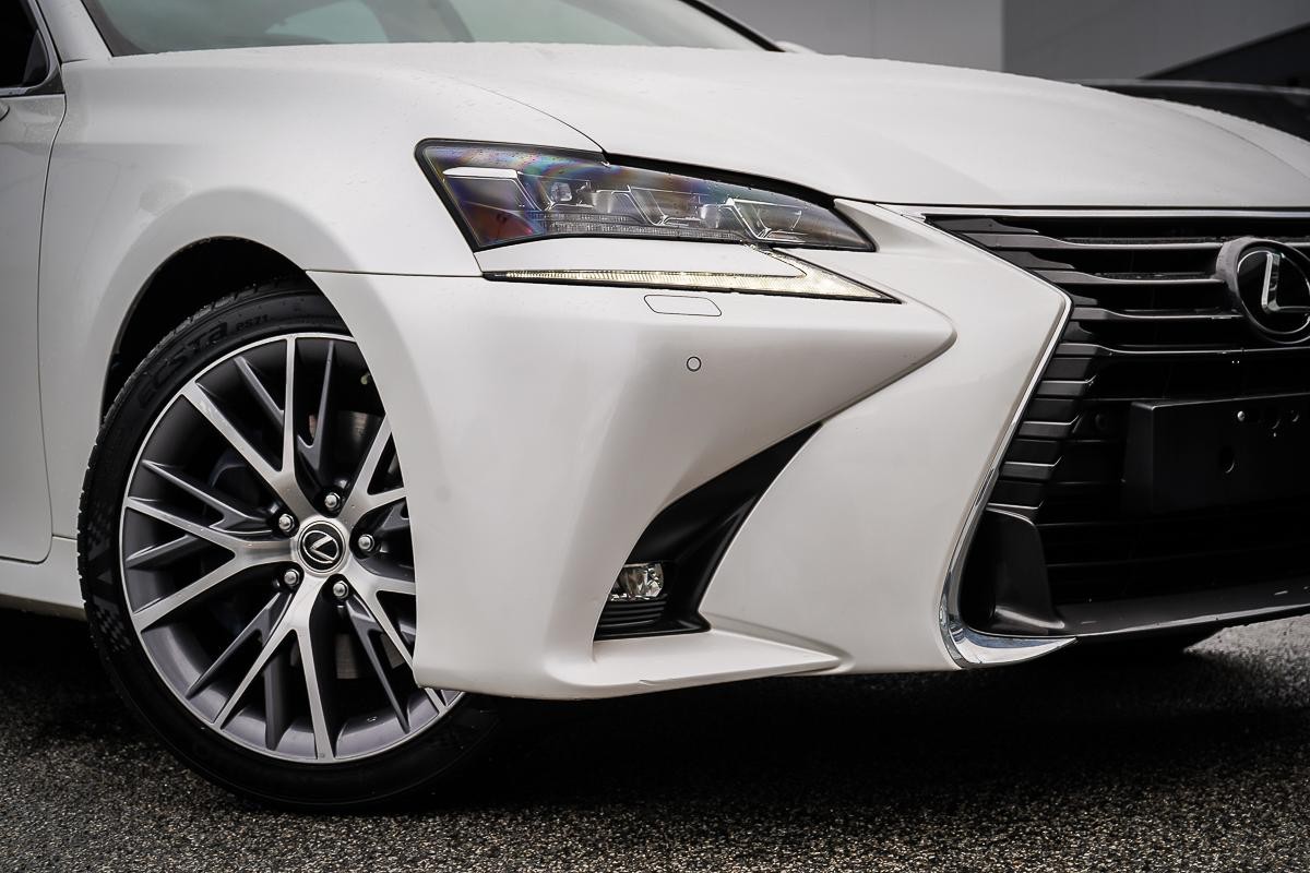 Lexus Gs image 2