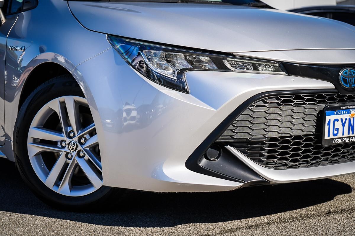 Toyota Corolla image 2