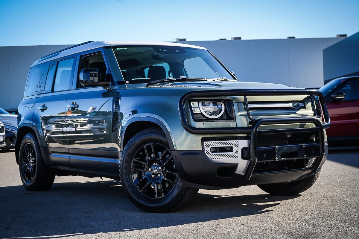 Land Rover Defender image 1
