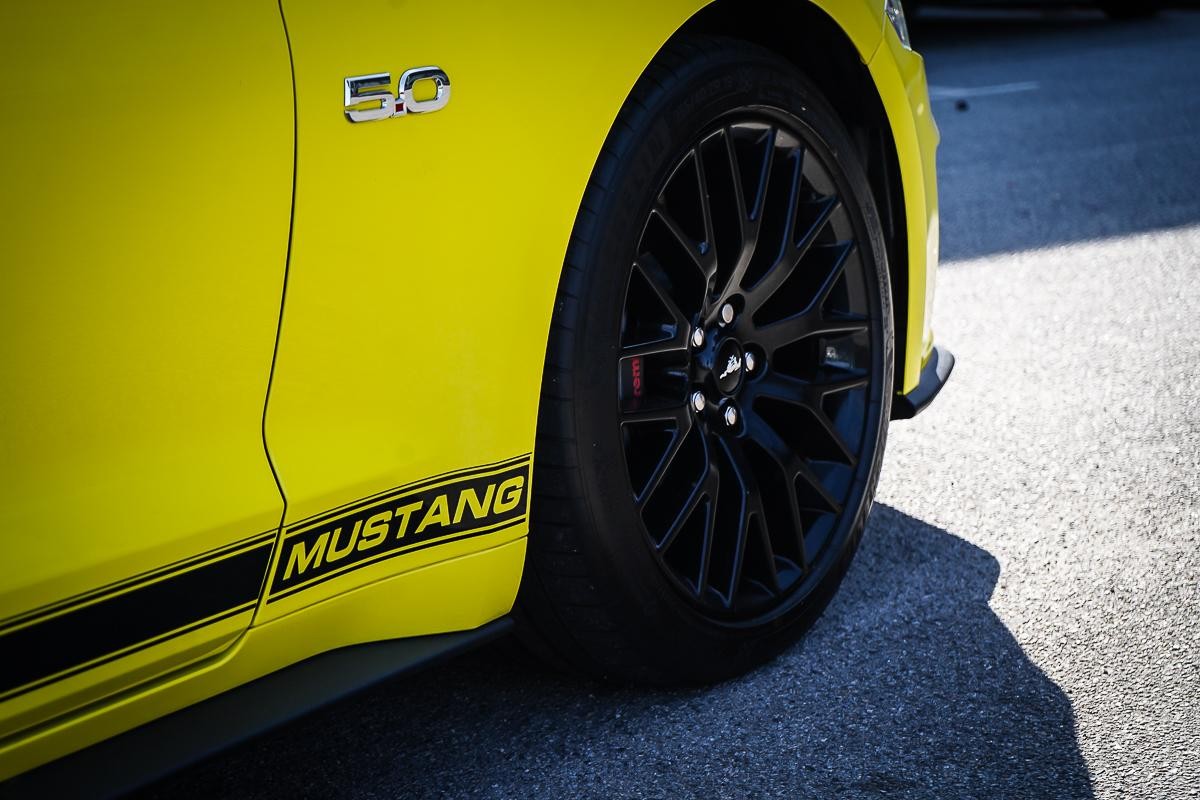 Ford Mustang image 4