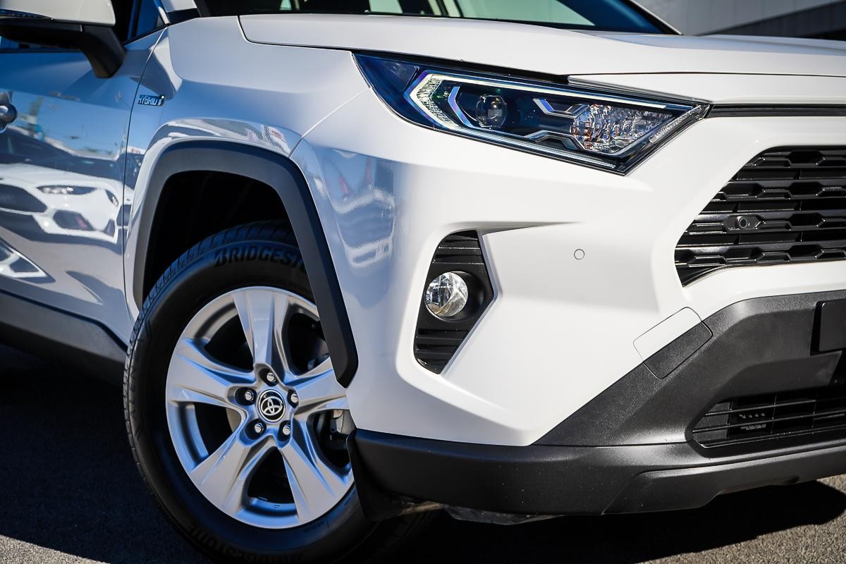 Toyota Rav4 image 2