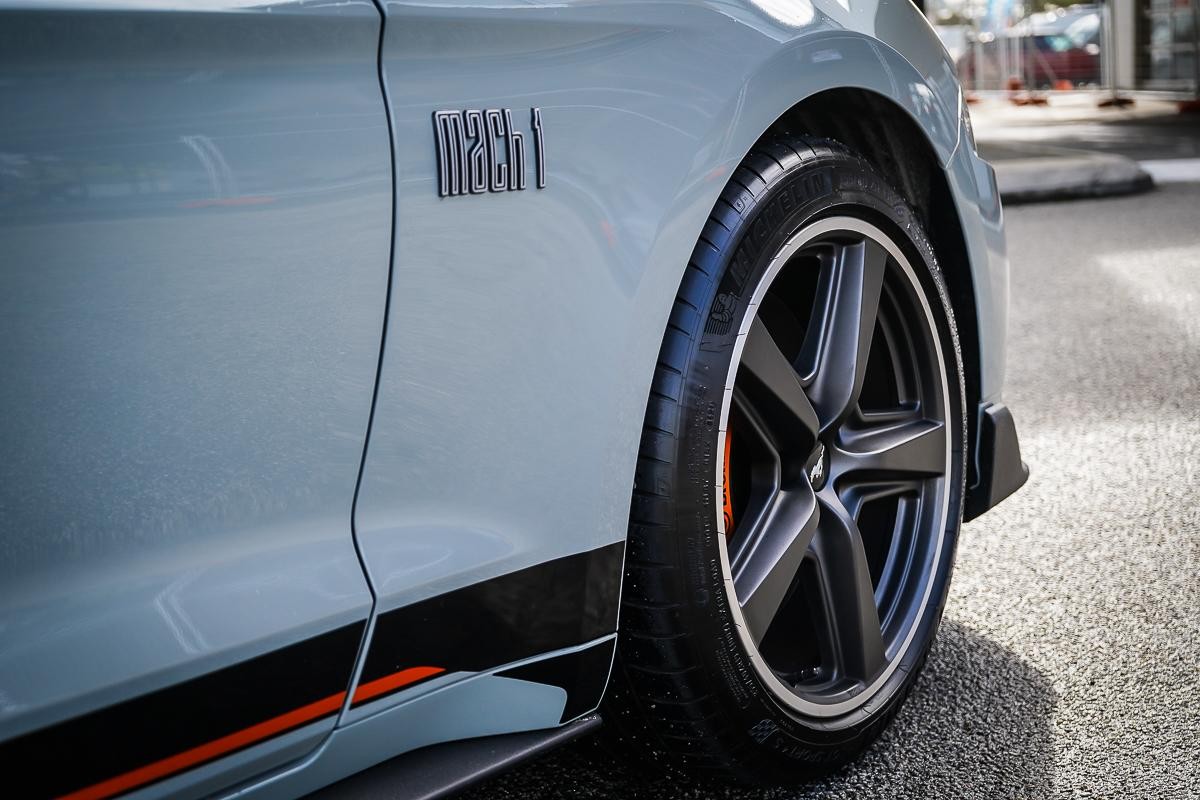 Ford Mustang image 3