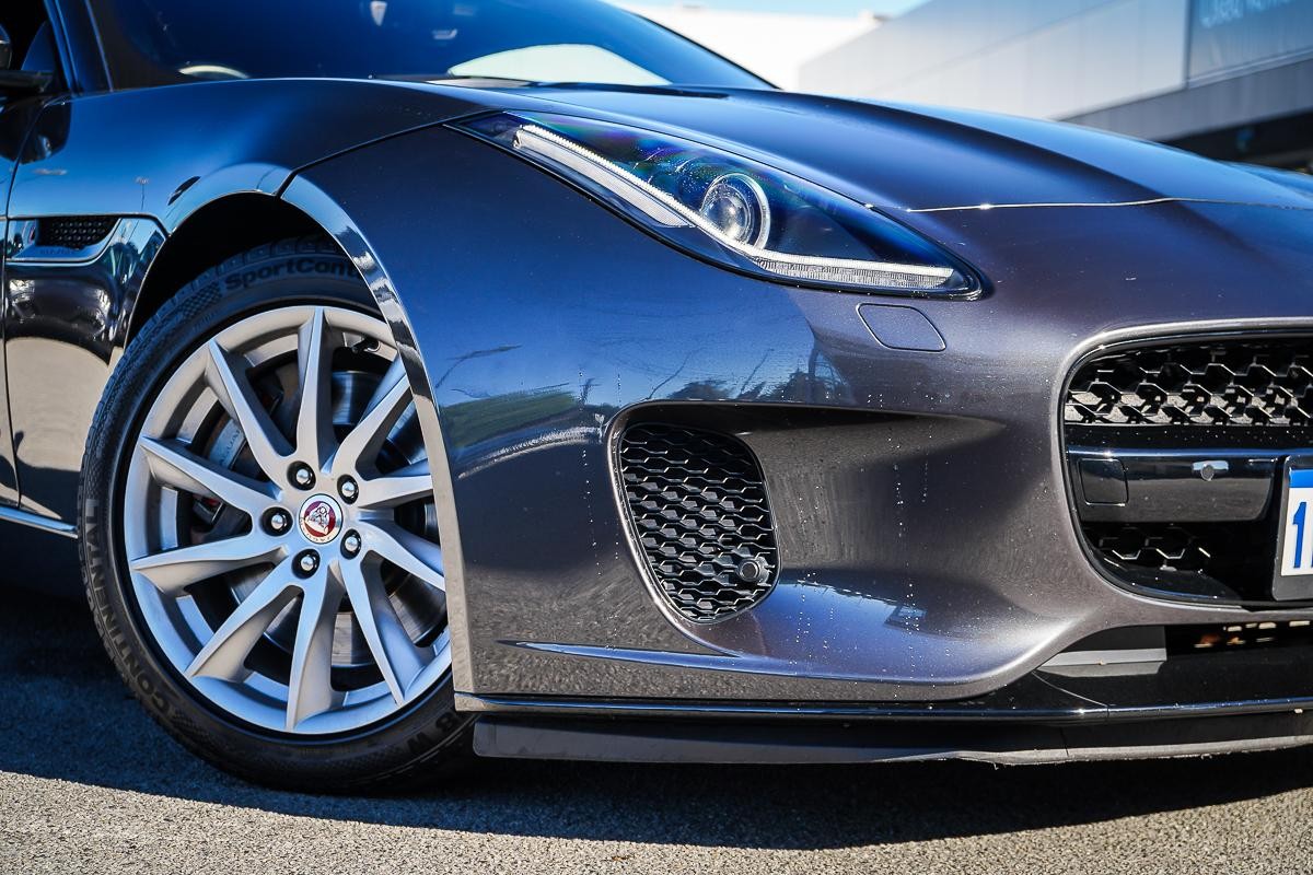 Jaguar F-type image 2