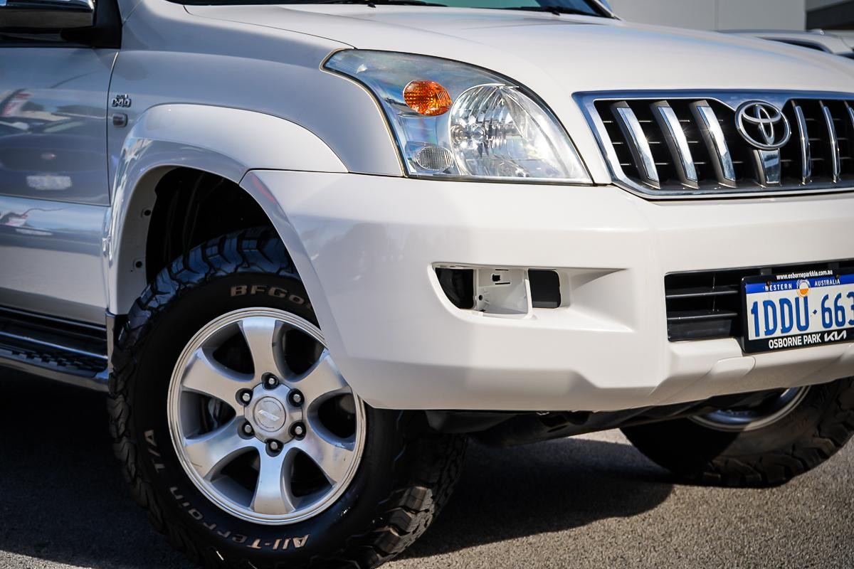 Toyota Landcruiser Prado image 2