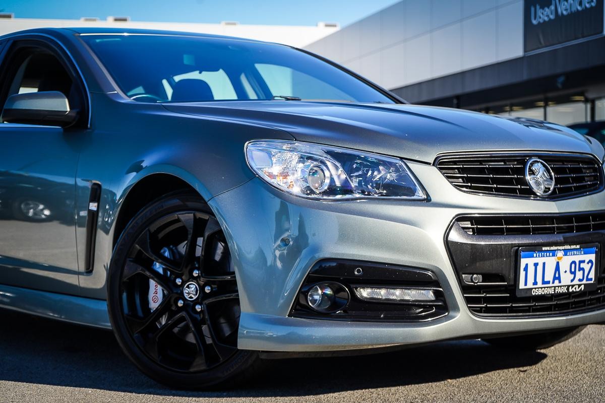 Holden Commodore image 2