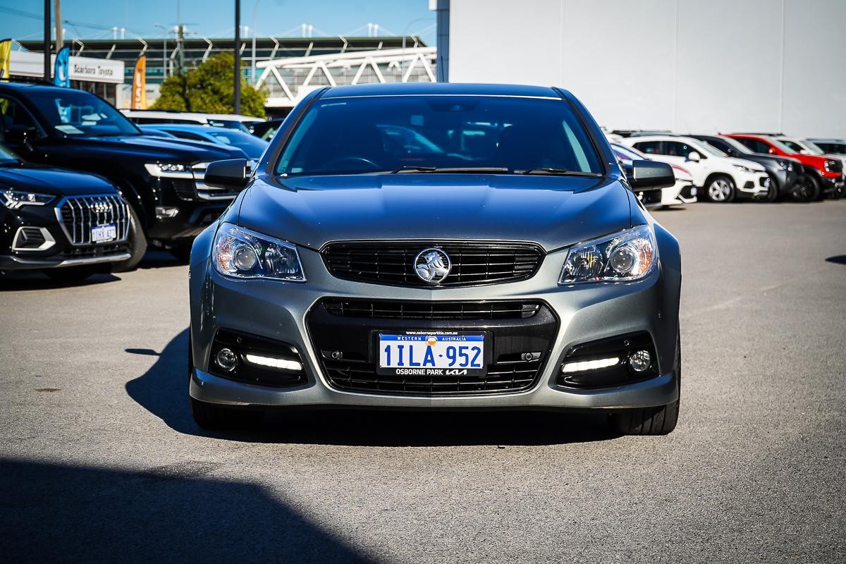 Holden Commodore image 4