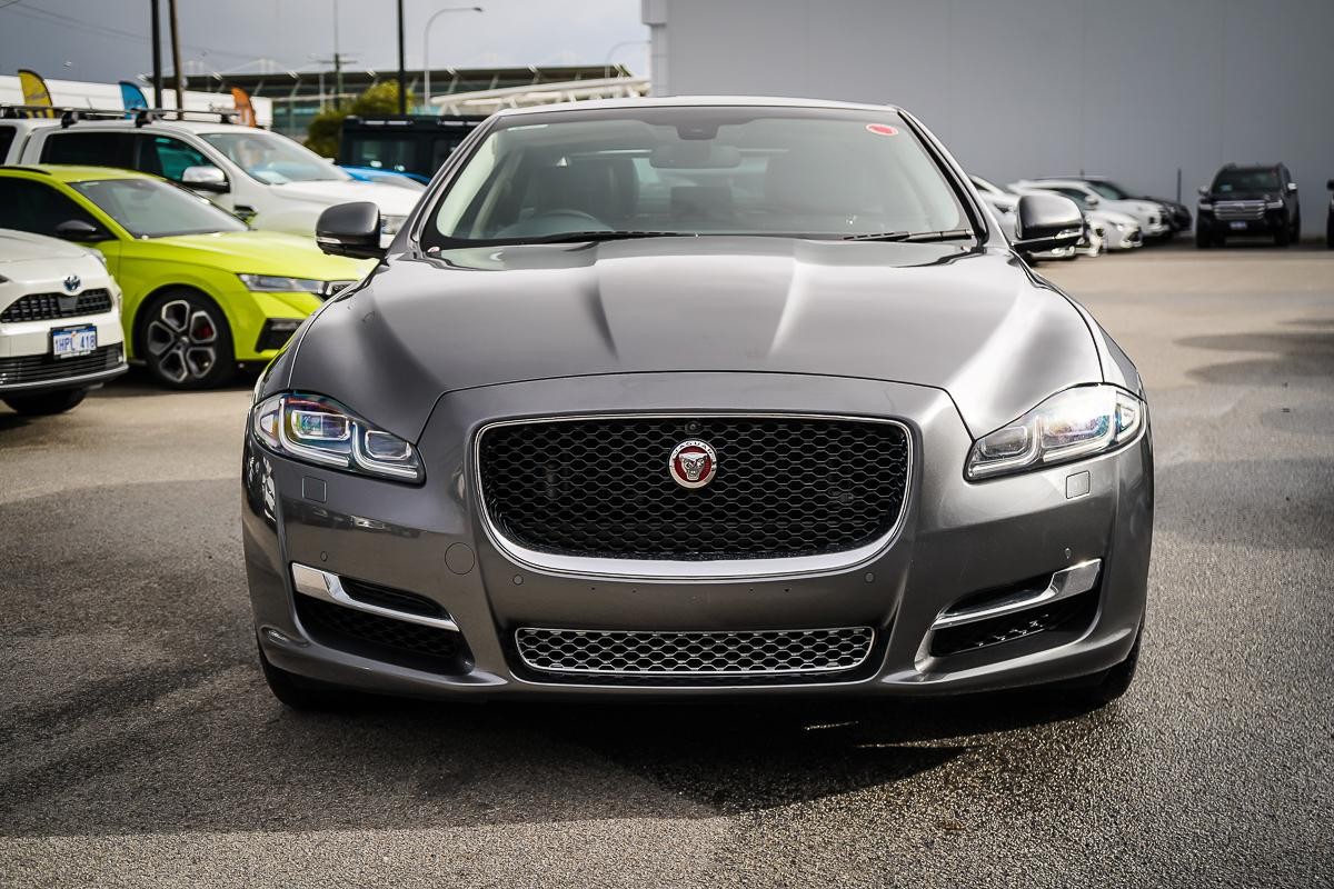 Jaguar Xj image 4