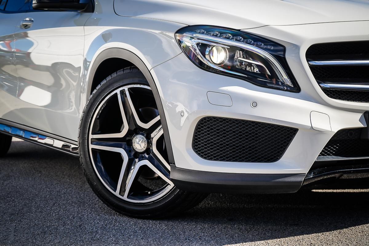 Mercedes Benz Gla-class image 2