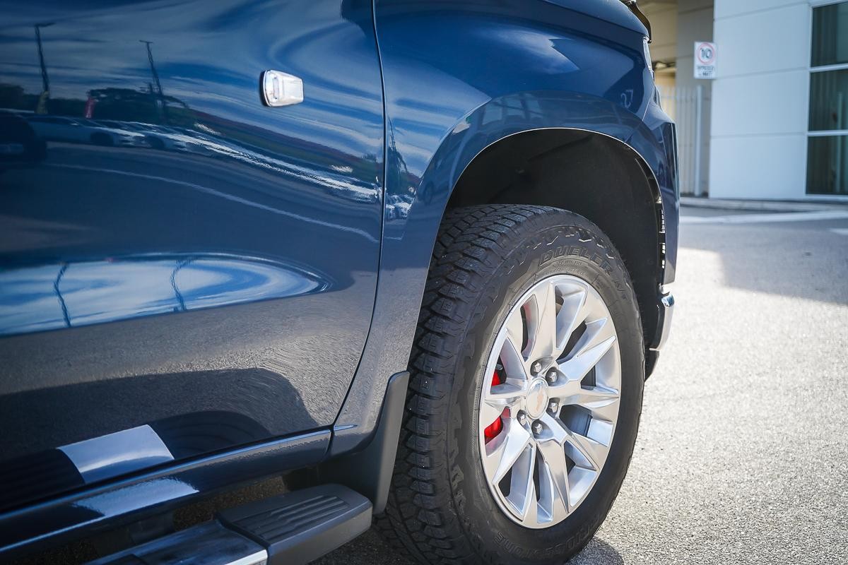Chevrolet Silverado image 3