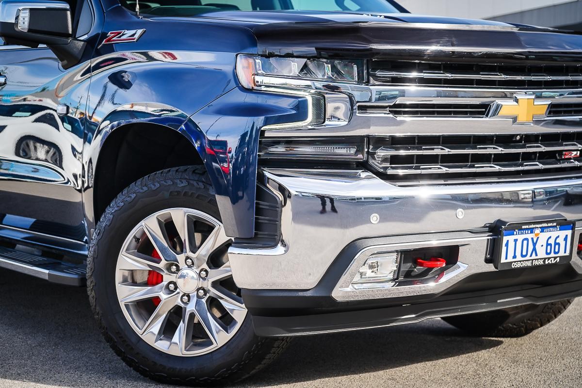 Chevrolet Silverado image 2