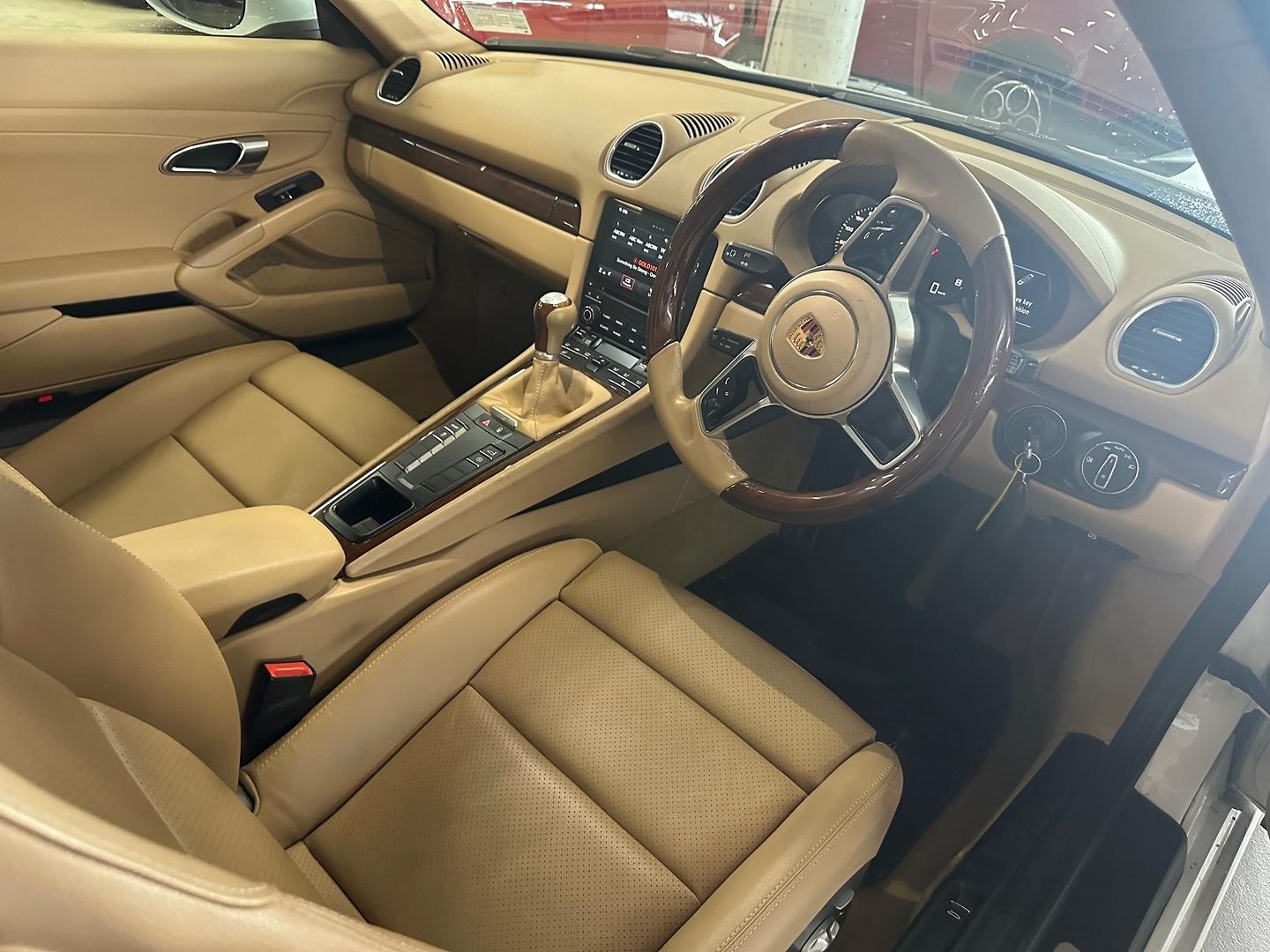 Porsche 718 image 2